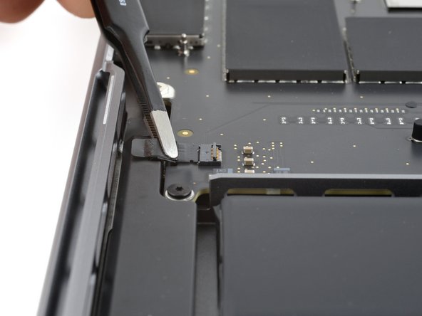 MacBook Pro 14" Late 2023 (M3) USB-C Ports Replacement, Disconnect the right speaker: crwdns2935265:040crwdnd2935265:03crwdnd2935265:03crwdne2935265:0