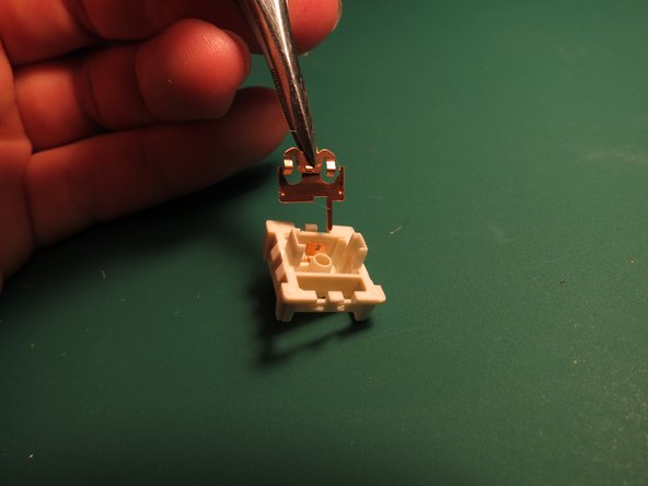 Kogan RGB Mechanical Keyboard Teardown, Disassemble spring assembly: crwdns2935265:06crwdnd2935265:03crwdnd2935265:03crwdne2935265:0