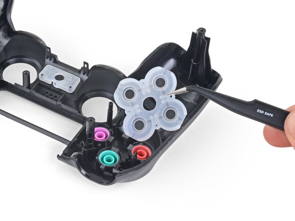 DualShock 4 CUH-ZCT2 Front Panel Replacement, Remove the buttons: crwdns2935265:013crwdnd2935265:02crwdnd2935265:03crwdne2935265:0