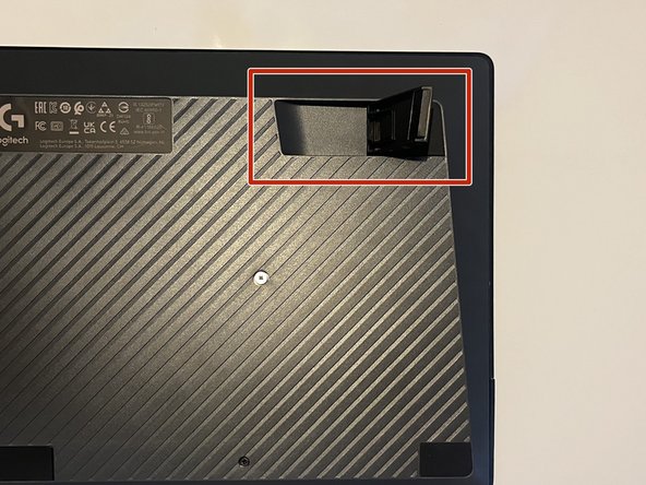 Logitech G213 Prodigy Adjustable Feet Replacement: crwdns2935265:02crwdnd2935265:02crwdnd2935265:02crwdne2935265:0