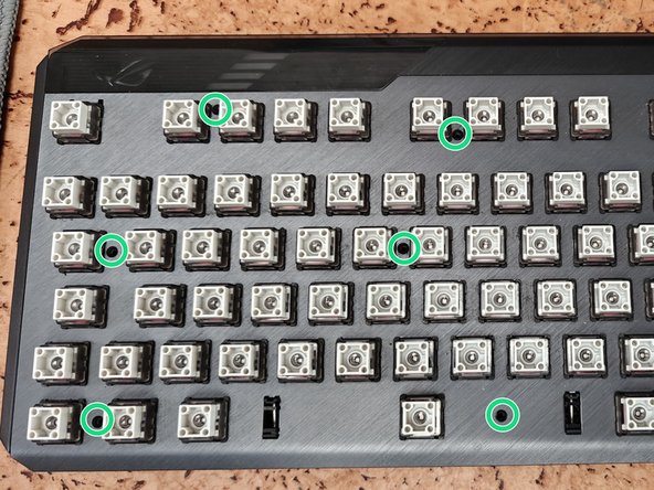 Asus ROG Claymore II Battery Replacement, Locating and removing the screws: crwdns2935265:02crwdnd2935265:02crwdnd2935265:02crwdne2935265:0