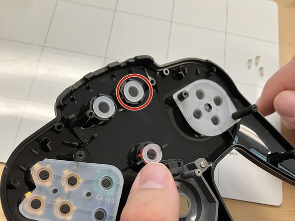 SAFFUN Wireless N64 Controller Button Replacement: 步骤 13 中的图像 1，3