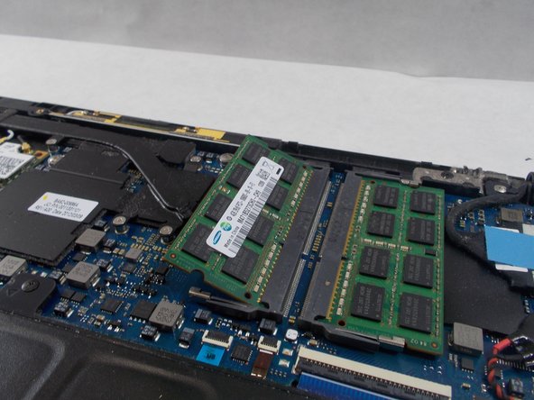 Samsung NP900X4B RAM Replacement: crwdns2935265:03crwdnd2935265:03crwdnd2935265:03crwdne2935265:0