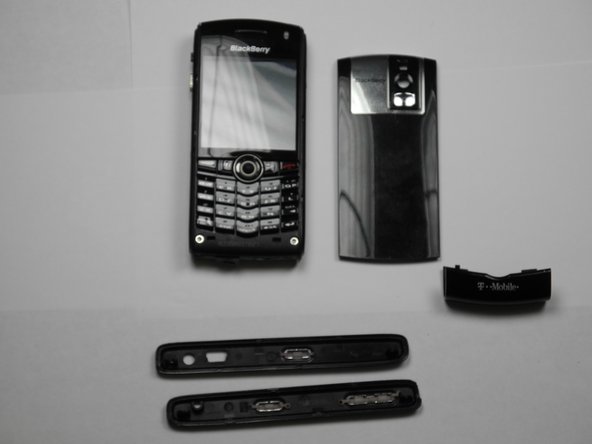 BlackBerry Pearl 8100 Disassembly, Side Cover: crwdns2935265:04crwdnd2935265:02crwdnd2935265:02crwdne2935265:0