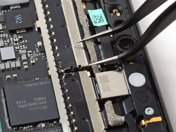 Microsoft Surface Pro X Front Camera Replacement: étape 36, image 3 de 3