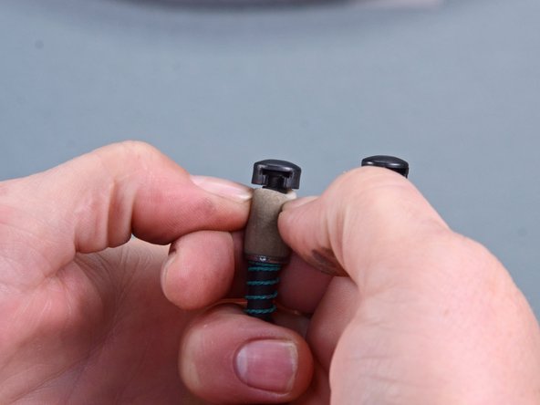 Dewalt Nailers DCN21PL 2018 Profile Replacement, Remove rail clips: crwdns2935265:04crwdnd2935265:02crwdnd2935265:02crwdne2935265:0