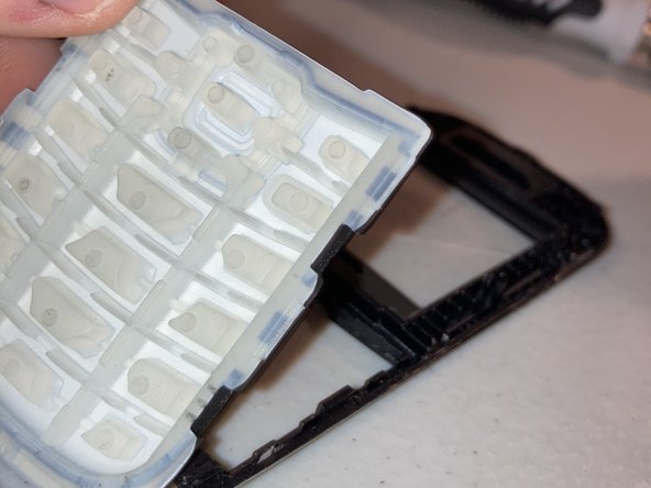 Samsung GT-E1205Q Teardown, Board & Alpha-Numeric Keypad: crwdns2935265:05crwdnd2935265:03crwdnd2935265:03crwdne2935265:0