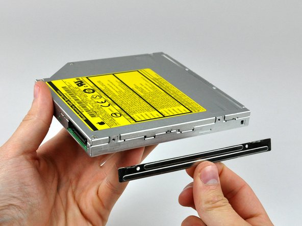 PowerBook G4 Aluminum 17" 1.67 GHz (High-Res) Optical Drive Replacement: crwdns2935265:016crwdnd2935265:02crwdnd2935265:02crwdne2935265:0