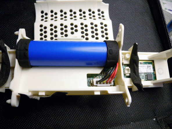 Sony SRS-XB23 Bluetooth Wireless Speaker 3.7V Rechargable Battery Replacement, Remove the Old Battery: crwdns2935265:07crwdnd2935265:03crwdnd2935265:03crwdne2935265:0