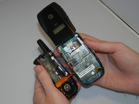 Motorola i560 Metal Support Plate Replacement: crwdns2935265:05crwdnd2935265:02crwdnd2935265:02crwdne2935265:0