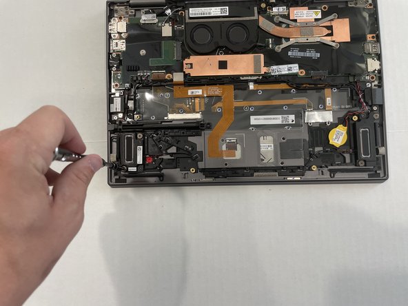 Lenovo ThinkPad X1 Yoga (6th Gen) Motherboard Replacement, Speaker: crwdns2935265:05crwdnd2935265:02crwdnd2935265:03crwdne2935265:0