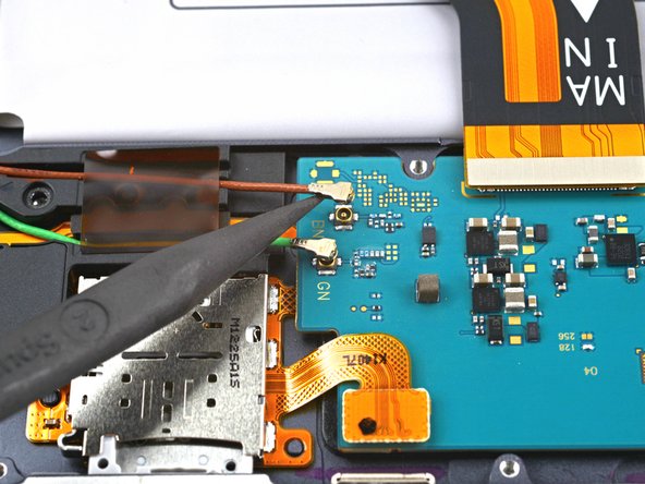 Samsung Galaxy Tab S7 Plus Loudspeaker Assembly Replacement, Disconnect the left coaxial cables: crwdns2935265:030crwdnd2935265:03crwdnd2935265:03crwdne2935265:0