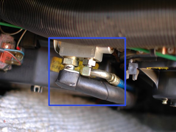 Disassembling Mercedes W123 Kick Panel: crwdns2935265:05crwdnd2935265:03crwdnd2935265:03crwdne2935265:0