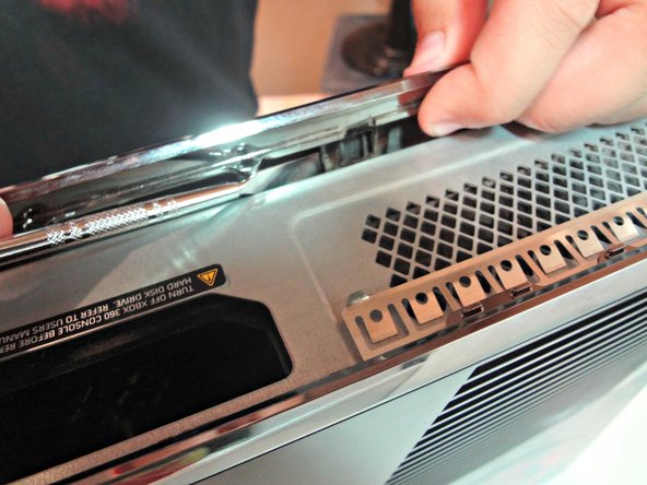 Xbox 360 S Panel removal, Bottom Panel: crwdns2935265:02crwdnd2935265:03crwdnd2935265:03crwdne2935265:0