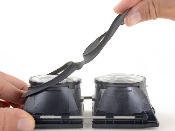 HTC Vive Lens and OLED Frames Replacement, Remove the eyepiece gasket: crwdns2935265:031crwdnd2935265:03crwdnd2935265:03crwdne2935265:0