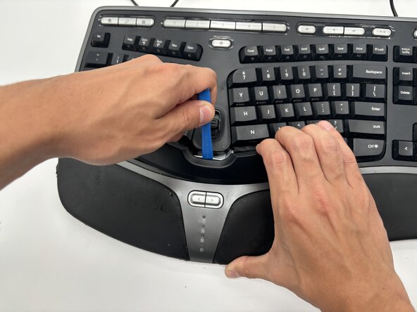 Microsoft Natural Ergonomic Keyboard 4000 v1.0 Membrane Replacement: step 2, image 2 of 2