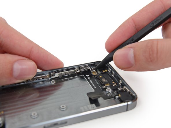 iPhone 5s Upper Component Cable Replacement: stap 0, afbeelding 2 van 3