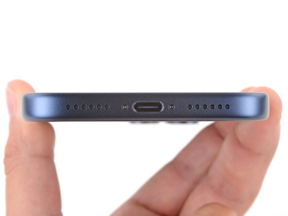 iPhone 17 Pro Back Glass Replacement, Remove the pentalobe screws: crwdns2935265:03crwdnd2935265:02crwdnd2935265:02crwdne2935265:0