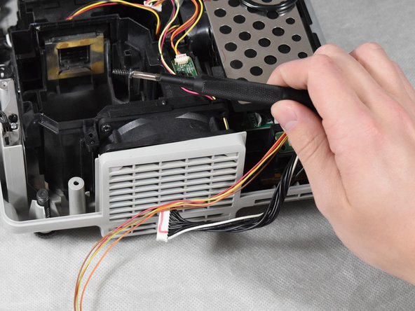 Epson PowerLite 83+ Fan Replacement: crwdns2935265:010crwdnd2935265:03crwdnd2935265:03crwdne2935265:0