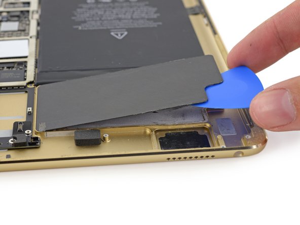 iPad Pro 12.9" Teardown: crwdns2935265:013crwdnd2935265:02crwdnd2935265:03crwdne2935265:0