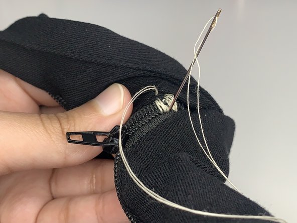 How to Repair an Unhooked Zipper: crwdns2935265:05crwdnd2935265:03crwdnd2935265:03crwdne2935265:0