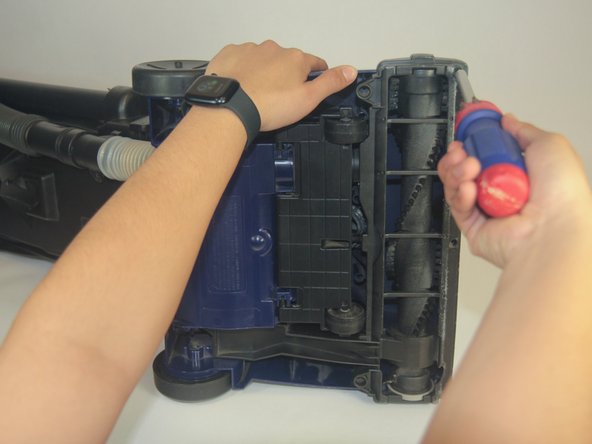 Replacing a Bissell POWERforce Helix Vacuum Hose: crwdns2935265:03crwdnd2935265:02crwdnd2935265:02crwdne2935265:0