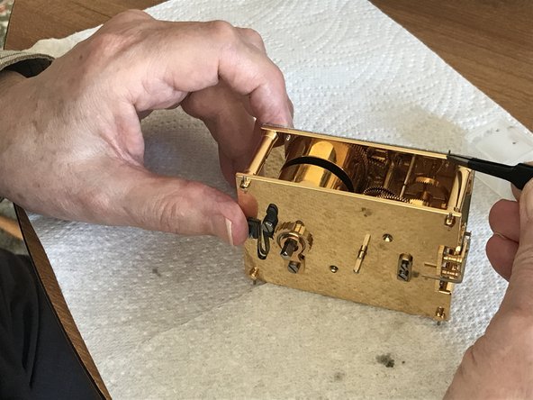 Wind-up carriage clock Service clean, Replacing the clock face and hands: crwdns2935265:019crwdnd2935265:02crwdnd2935265:03crwdne2935265:0