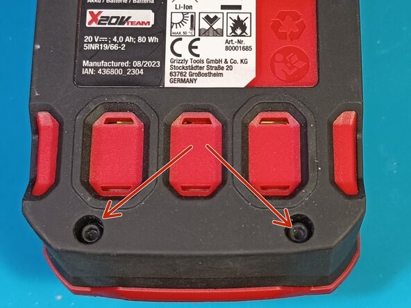 Parkside X20V 4Ah repair of broken battery contact and blown fuse, open the case: passo 1, immagine 2 di 2