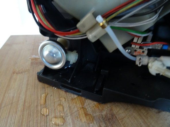 DeLonghi ECAM Serie Pumpe tauschen: crwdns2935265:05crwdnd2935265:02crwdnd2935265:02crwdne2935265:0