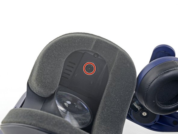 HTC Vive Pro Head Strap Replacement, Remove the head strap: crwdns2935265:010crwdnd2935265:02crwdnd2935265:02crwdne2935265:0