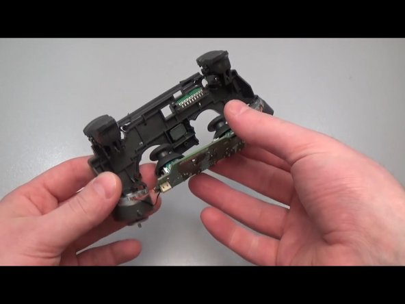 DualShock 4 CHU-ZCT2U Gen 4 Teardown: crwdns2935265:010crwdnd2935265:01crwdnd2935265:02crwdne2935265:0