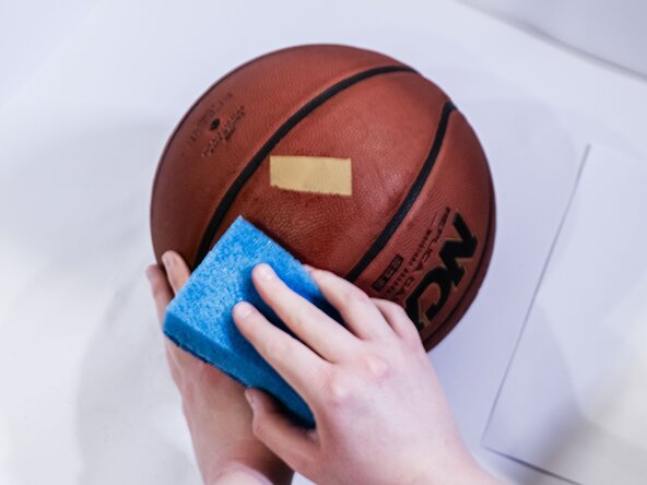 How to Repair a Basketball Leak: crwdns2935265:03crwdnd2935265:02crwdnd2935265:02crwdne2935265:0
