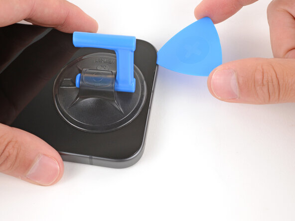 Google Pixel 9a Screen Replacement, Separate the top edge adhesive: crwdns2935265:07crwdnd2935265:02crwdnd2935265:03crwdne2935265:0