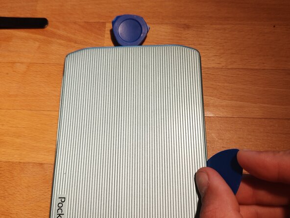 PocketBook Verse PB629 Screen Replacement, Remove back cover: crwdns2935265:01crwdnd2935265:01crwdnd2935265:02crwdne2935265:0