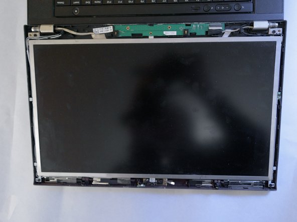 Lenovo ThinkPad T530 Display Replacement, Taking off the Bezel: stap 0, afbeelding 2 van 2