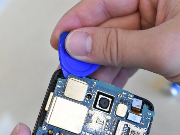 LG Rebel 4 LTE Disassembly, Remove the Motherboard: crwdns2935265:06crwdnd2935265:03crwdnd2935265:03crwdne2935265:0