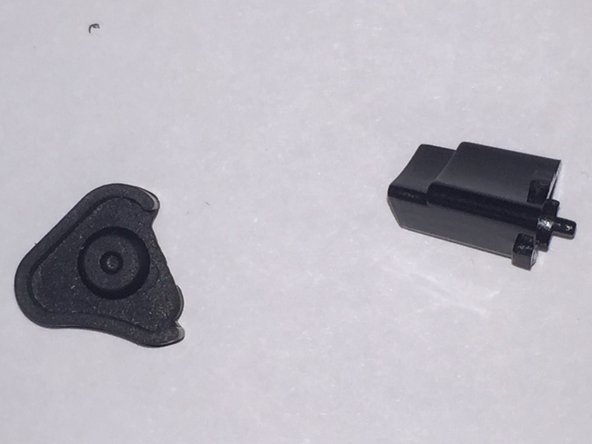 Afterglow Prismatic Wired Controller for Xbox One Teardown, Remove power and mute buttons: crwdns2935265:04crwdnd2935265:03crwdnd2935265:03crwdne2935265:0