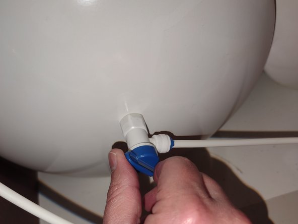 Reverse Osmosis Filter Reservoir Pressure, Repopen the reservoir: step 8, image 1 of 1