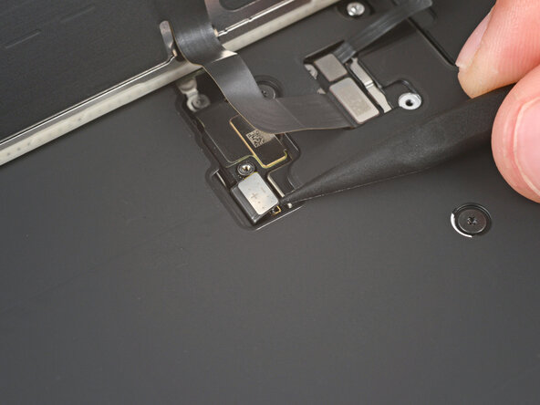 iPhone 17 Pro Max Screen Replacement, Disconnect the battery: crwdns2935265:021crwdnd2935265:02crwdnd2935265:02crwdne2935265:0