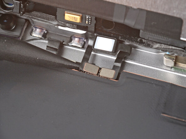 iPad Air 6 11" Screen Replacement: step 18, image 1 of 2