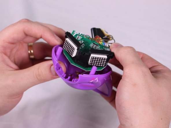 Zoomer Meowzies Eyes/Motherboard Replacement: crwdns2935265:014crwdnd2935265:03crwdnd2935265:03crwdne2935265:0