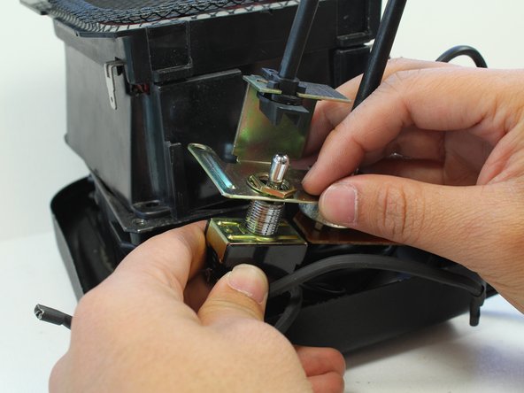 Royal Heat RS-100 Power/Fan Switch Replacement: crwdns2935265:011crwdnd2935265:02crwdnd2935265:02crwdne2935265:0