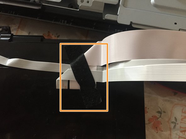 Sony BDV-NF620 Teardown, Optical drive cables: crwdns2935265:06crwdnd2935265:02crwdnd2935265:03crwdne2935265:0