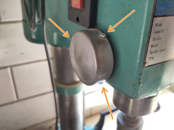 Kinzo 8E116 Spindle Bearing Replacement, prepare to remove the quill: crwdns2935265:01crwdnd2935265:02crwdnd2935265:03crwdne2935265:0