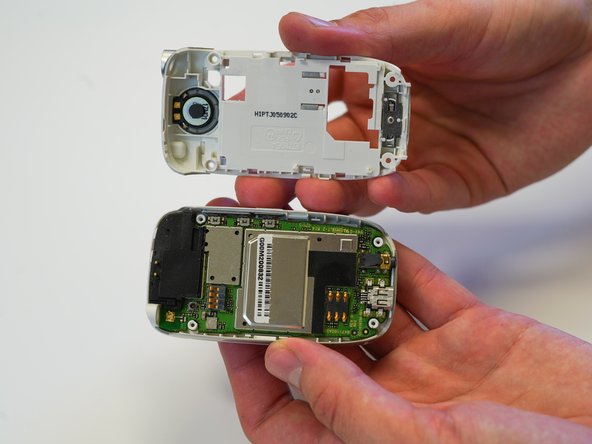 Motorola V190 Keypad Replacement: step 4, image 3 of 3