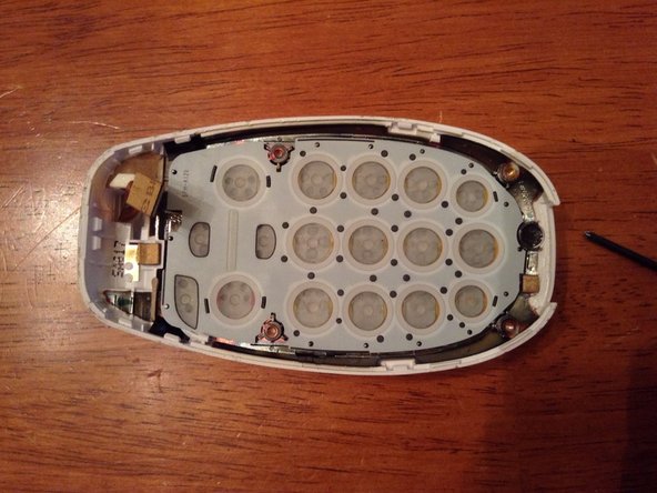 Samsung Jitterbug Teardown: crwdns2935265:03crwdnd2935265:02crwdnd2935265:03crwdne2935265:0