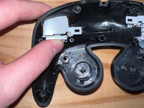 Yobo Gameware Controller Trigger Spring Replacement, Removing Triggers: crwdns2935265:03crwdnd2935265:02crwdnd2935265:03crwdne2935265:0