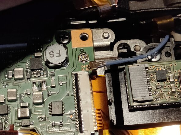 Sony A7 II Top Flex Cable replacement, Removing the motherboard: crwdns2935265:020crwdnd2935265:02crwdnd2935265:03crwdne2935265:0