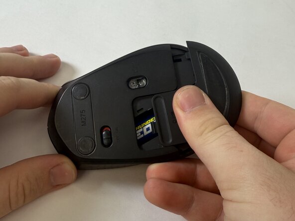 Logitech M275 Scroll Wheel Replacement, Scroll Wheel: crwdns2935265:01crwdnd2935265:02crwdnd2935265:03crwdne2935265:0