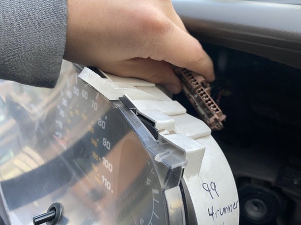 2000 Toyota 4Runner Dashboard Light Bulbs Replacement: crwdns2935265:015crwdnd2935265:03crwdnd2935265:03crwdne2935265:0